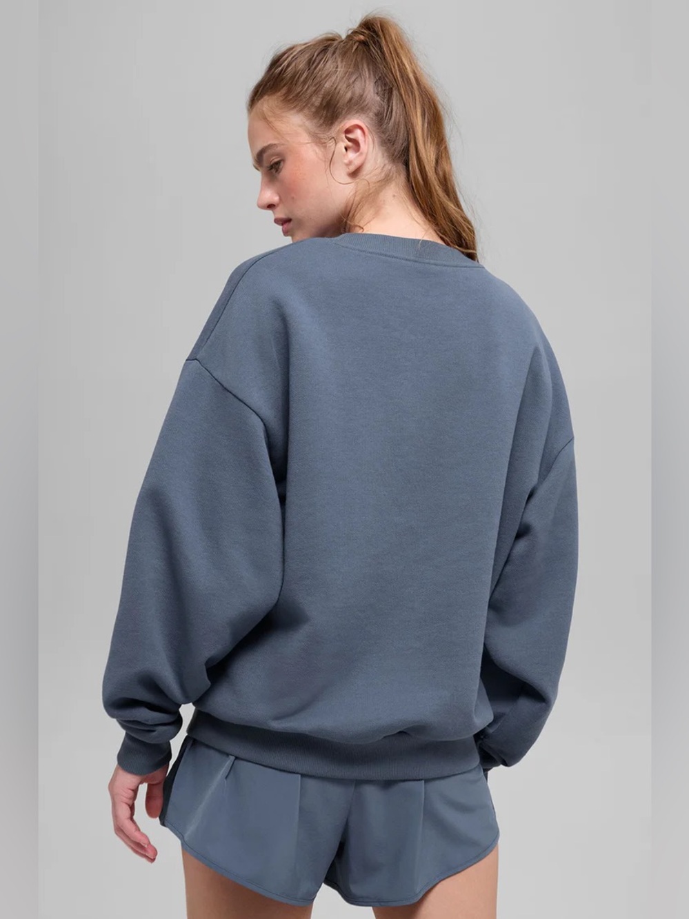 ALO YOGA | ✨NEW✨ Accolade Crew Neck Pullover in Bluestone - Picture 3 of 5